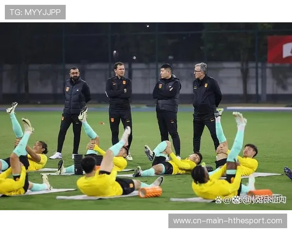 国足替补球员赛前体能评估，国足32名球员全部参加赛前官方训练