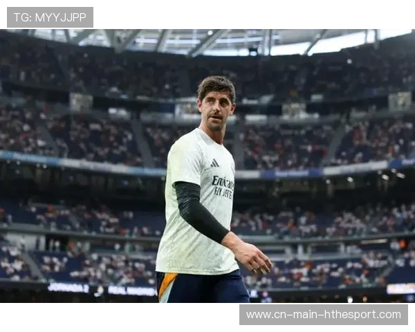 库尔图瓦门线上神勇封出必进球,力保皇马零封对手 库尔图瓦门线上神勇封出必进球,力保皇马零封对手